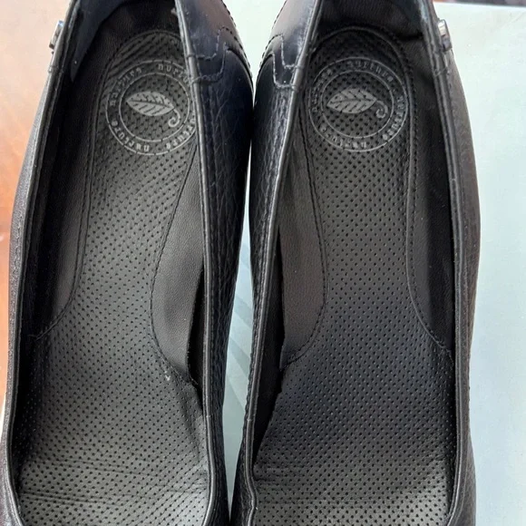 Nurture by Lamaze Black Leather Heels - Picture 8 of 9